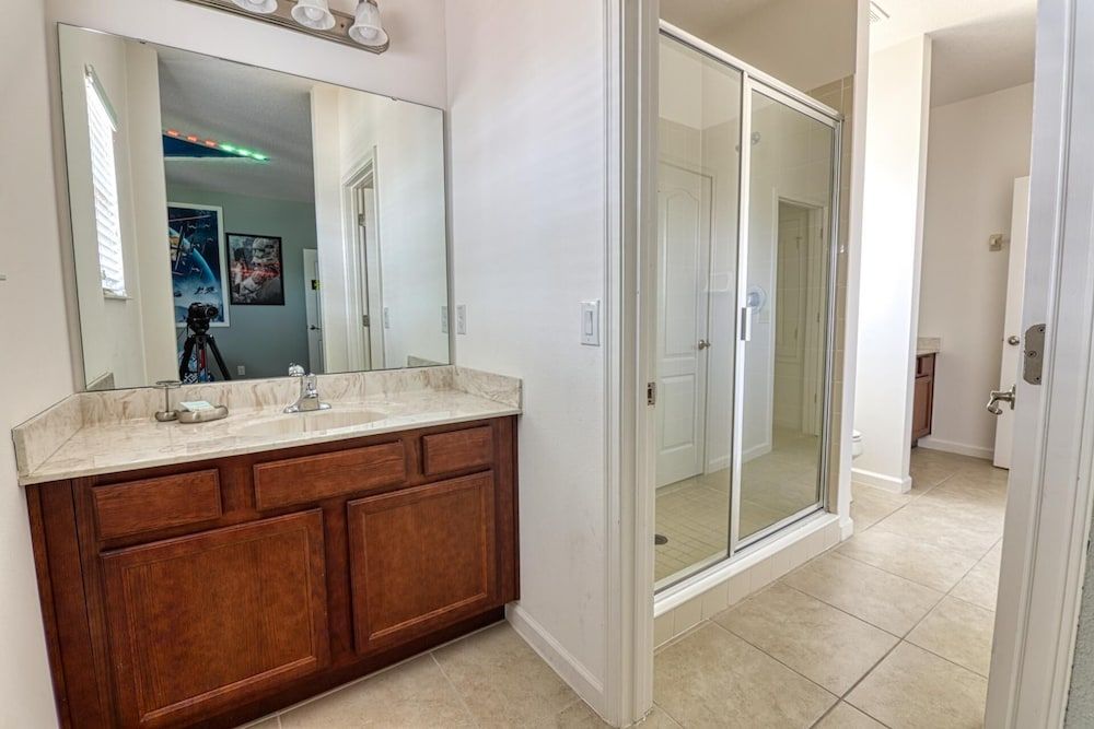 House, Multiple Beds (Ralph's  7 Bed Solterra Vacation Home)
