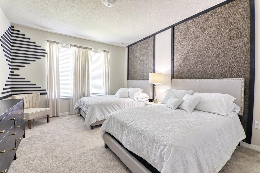 House, Multiple Beds (Bryce's Luxury Vacation Palace at Win)