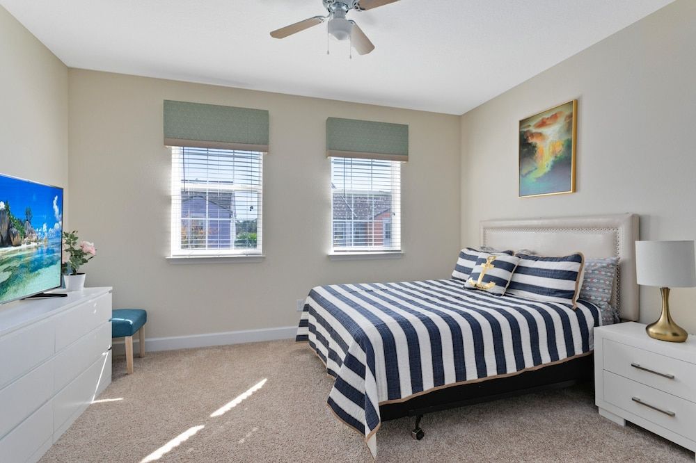 Design Townhome, 5 Bedrooms, Pool Access