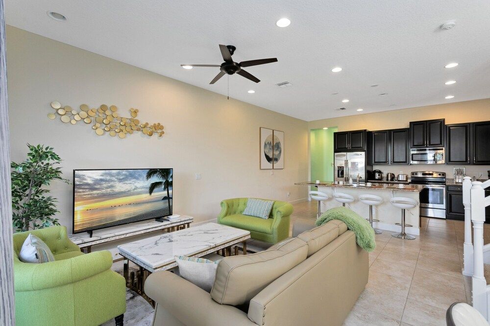 Design Townhome, 5 Bedrooms, Pool Access