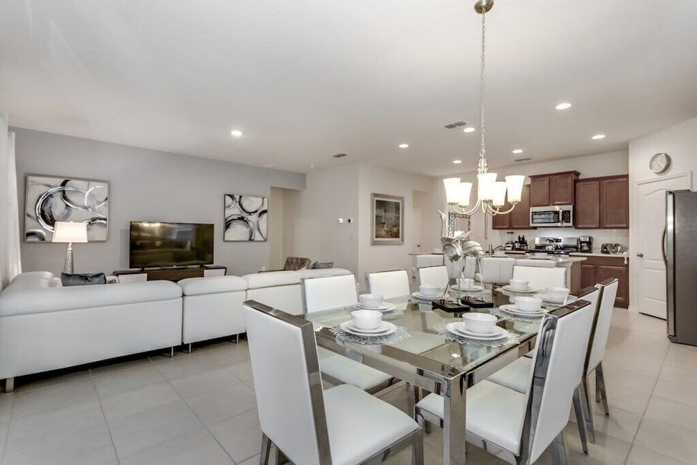 Villa (7028OAKWOOD)