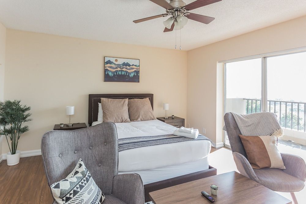 Classic Studio, River View