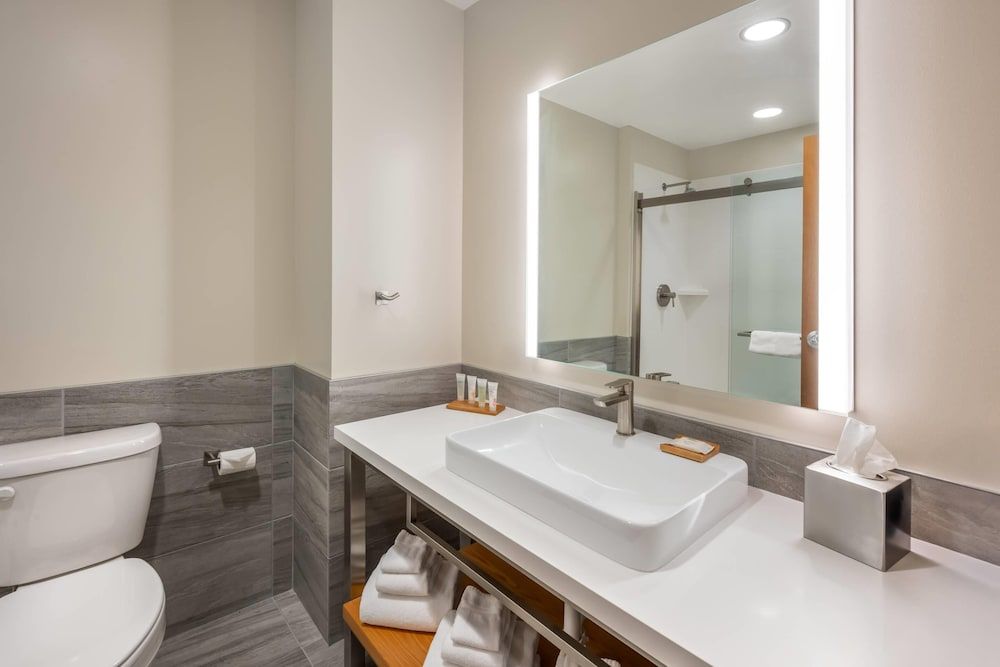 Radisson Hotel Pendleton Airport Room, 2 Queen Beds, Non Smoking 5