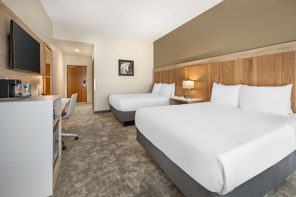 Radisson Hotel Pendleton Airport Room, 2 Queen Beds, Accessible, Non Smoking (Roll-in Shower) 5