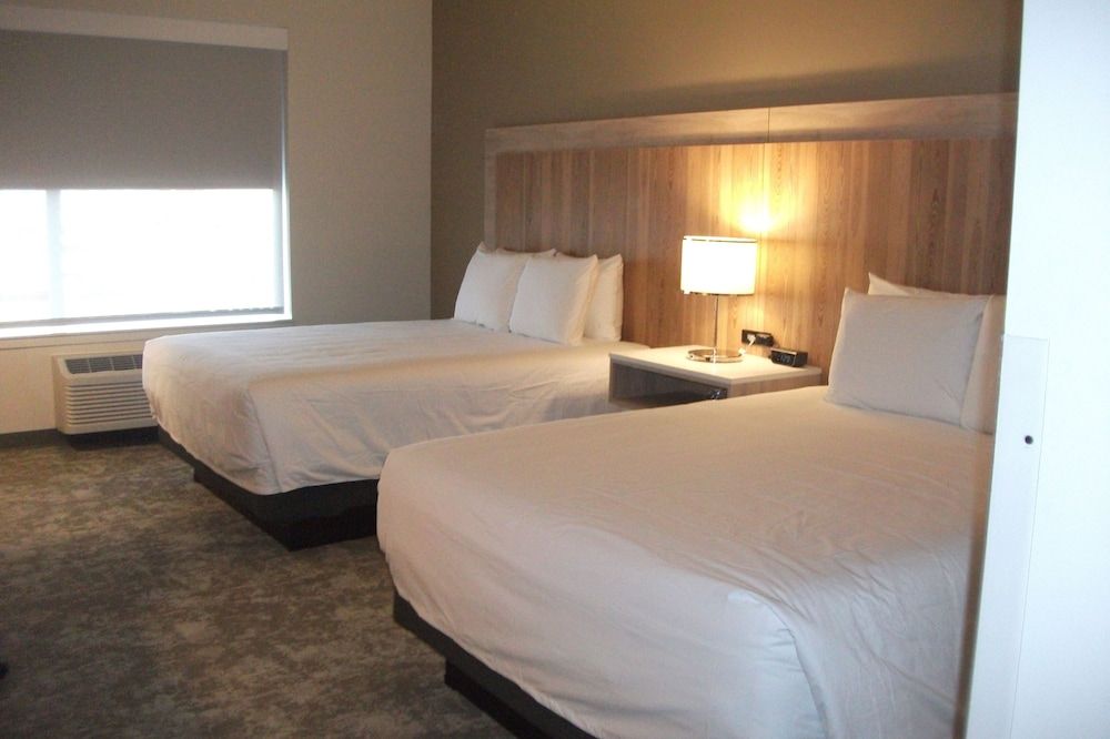 Radisson Hotel Pendleton Airport Room, 2 Queen Beds, Non Smoking