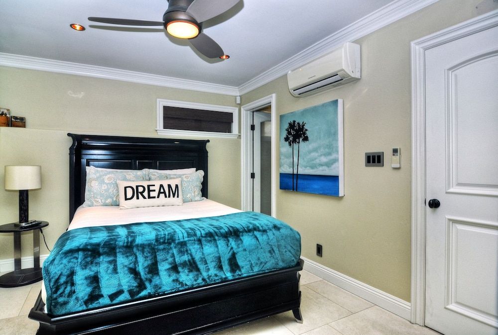 Deluxe Villa, 1 Queen Bed with Sofa bed, Balcony, Ocean View