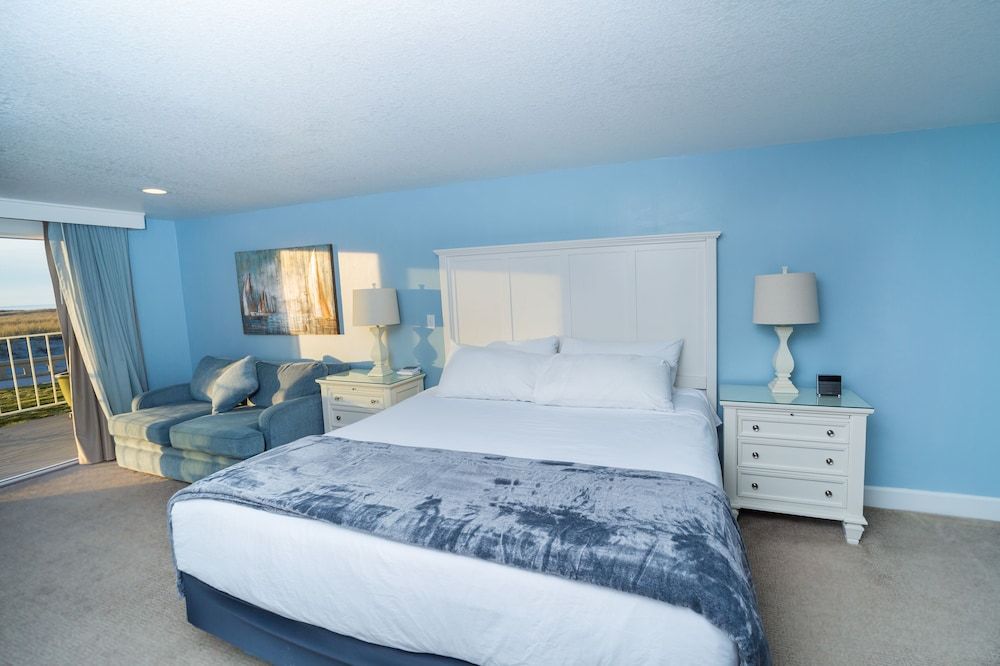 Oceanfront One bedroom King Suite