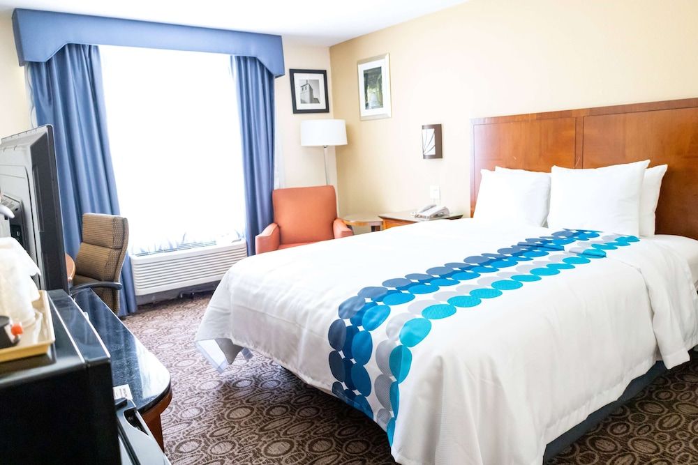 Baymont by Wyndham College Park Atlanta Airport South Room, 1 King Bed, Non Smoking 4