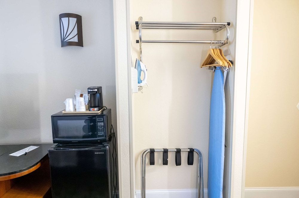 Baymont by Wyndham College Park Atlanta Airport South Room, 2 Queen Beds, Non Smoking 17