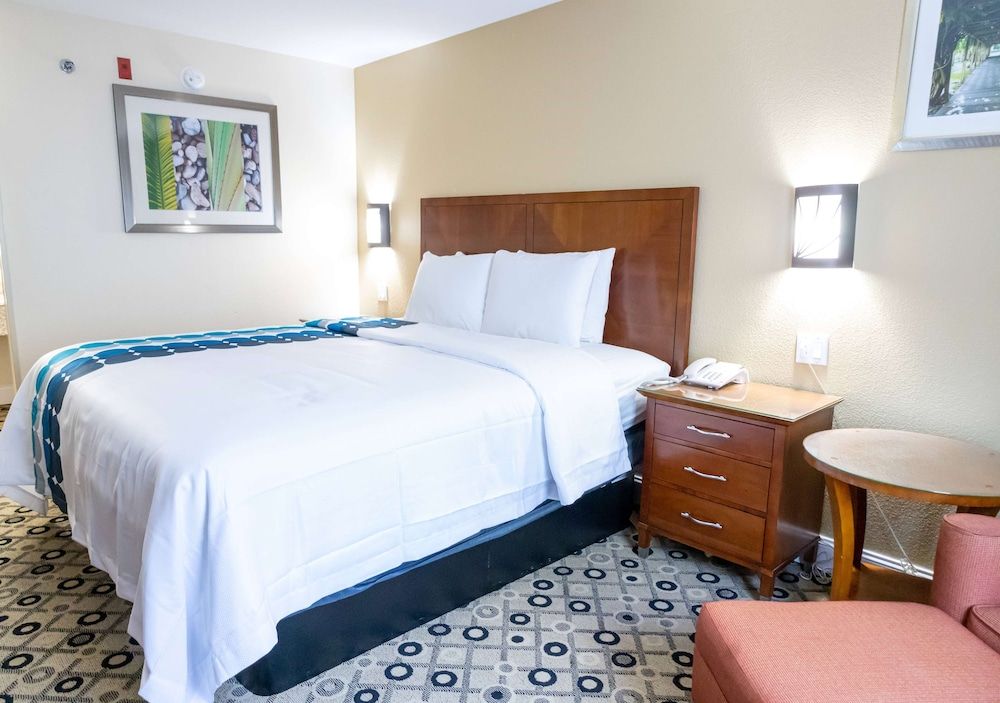 Baymont by Wyndham College Park Atlanta Airport South Room, 1 King Bed, Non Smoking 2