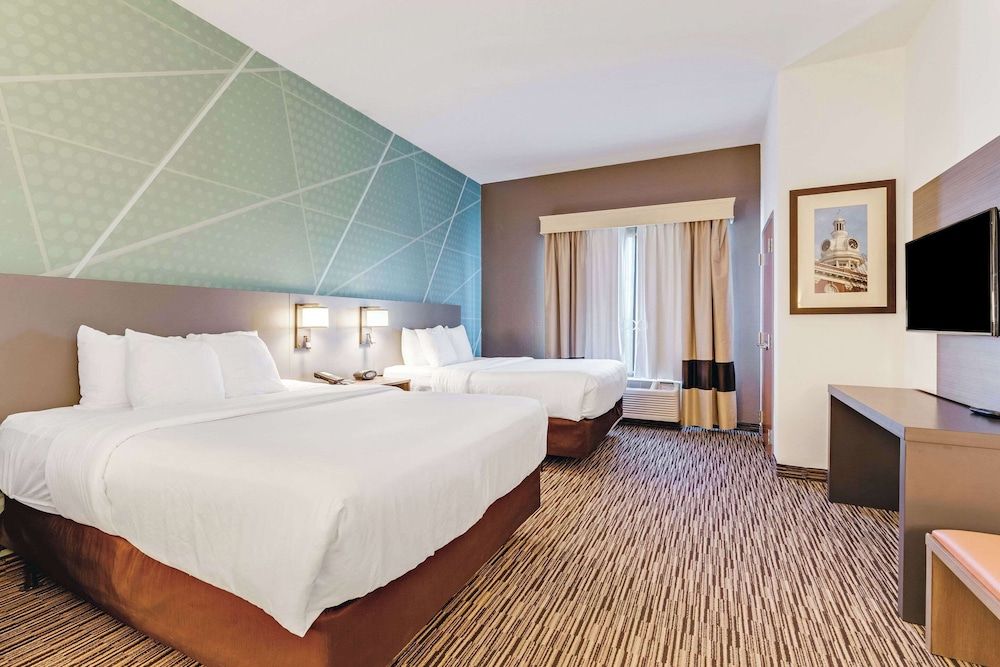 Suite, 2 Queen Beds, Accessible, Non Smoking