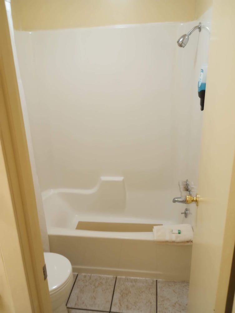Yellow Diamond Inn Standard Single Room, Non Smoking 5