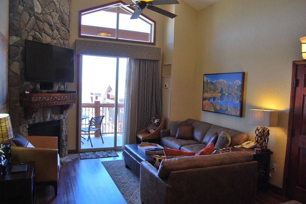 Condo, 2 Bedrooms