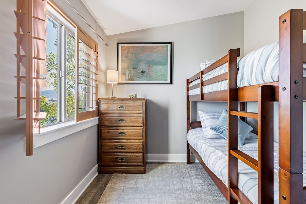 Townhome, Multiple Beds, Hot Tub, Mountain View (Bear Hollow Heaven)