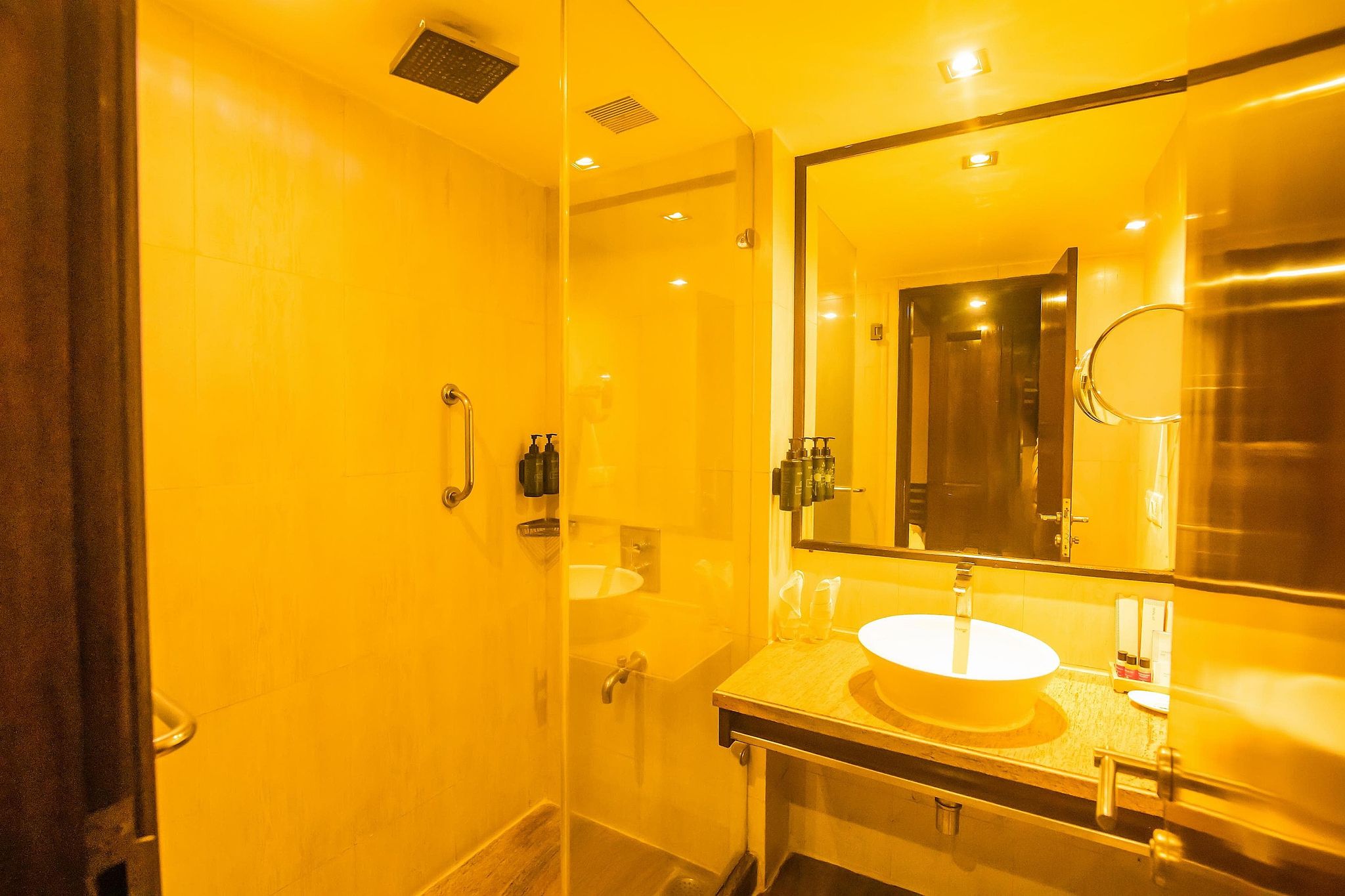 Royal Orchid Central Jaipur, Bani Park Deluxe Double or Twin Room 7