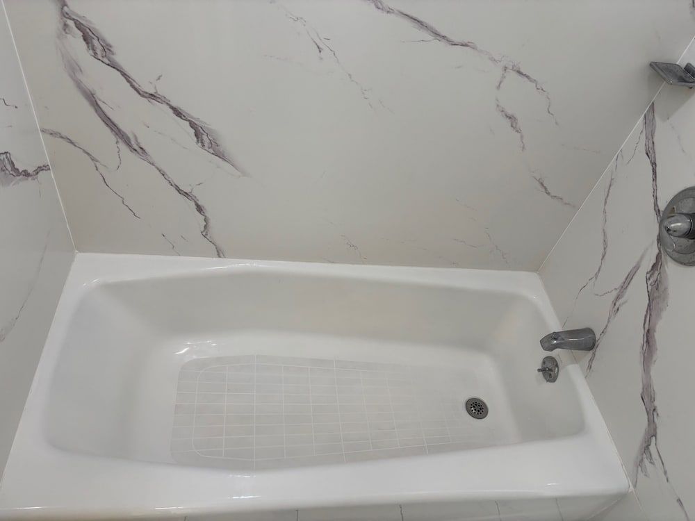 Monterey Fireplace Inn Standard Room, 1 King Bed 3