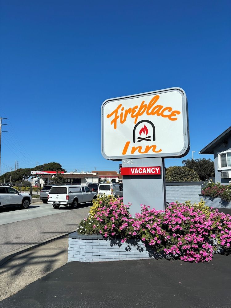 undefined Monterey Fireplace Inn 4