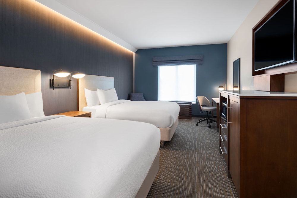 Standard Room, 2 Queen Beds (Mobility Accessible, Tub)