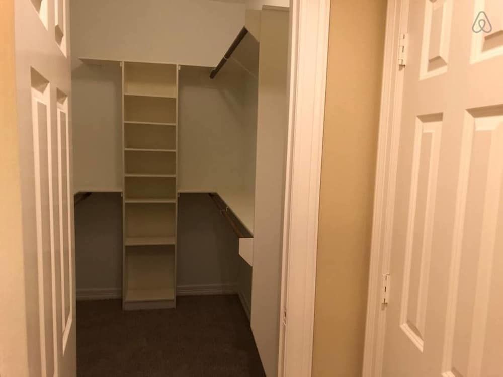 4 Story Rooftop - Executive Corporate Housing House, 3 Bedrooms, Non Smoking 4