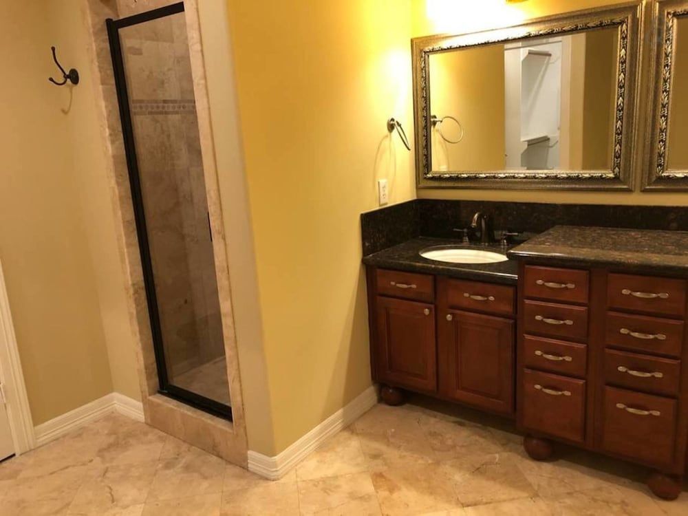 4 Story Rooftop - Executive Corporate Housing House, 3 Bedrooms, Non Smoking 11