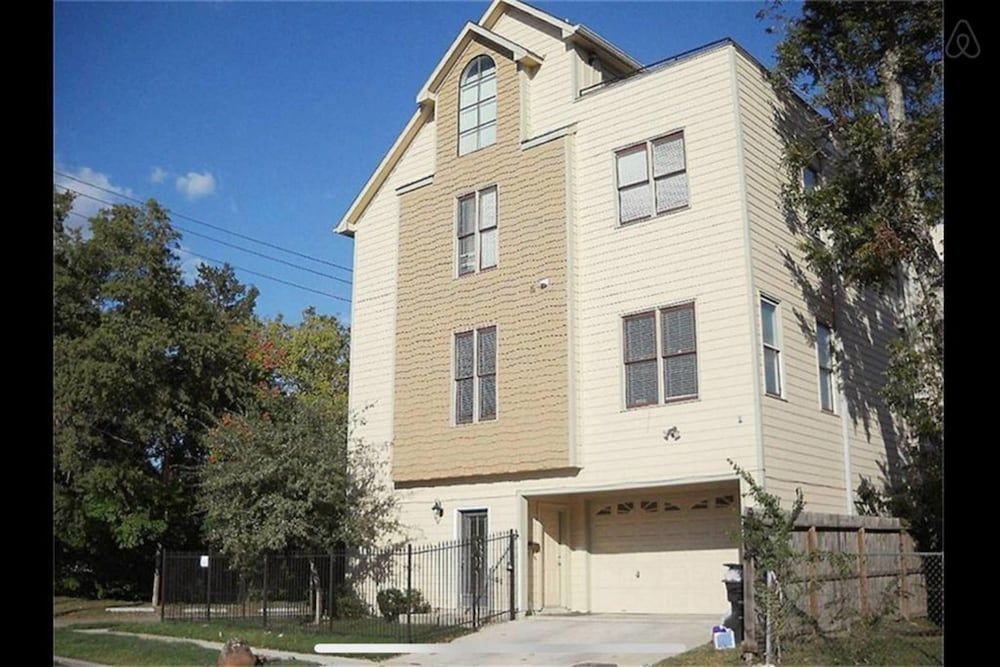 undefined 4 Story Rooftop - Executive Corporate Housing 5