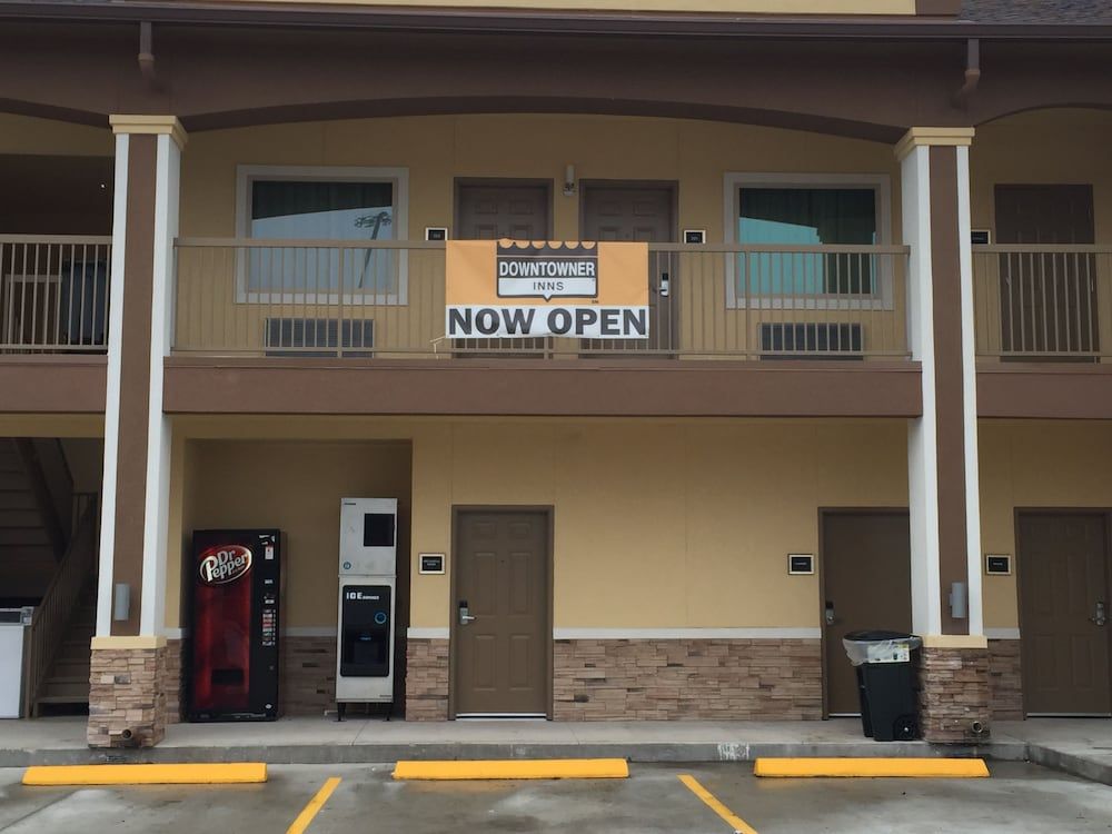 undefined Downtowner Inns