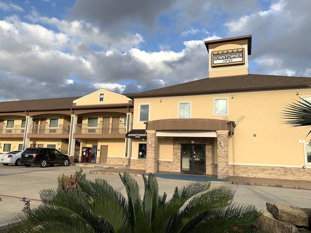 undefined Downtowner Inns 3