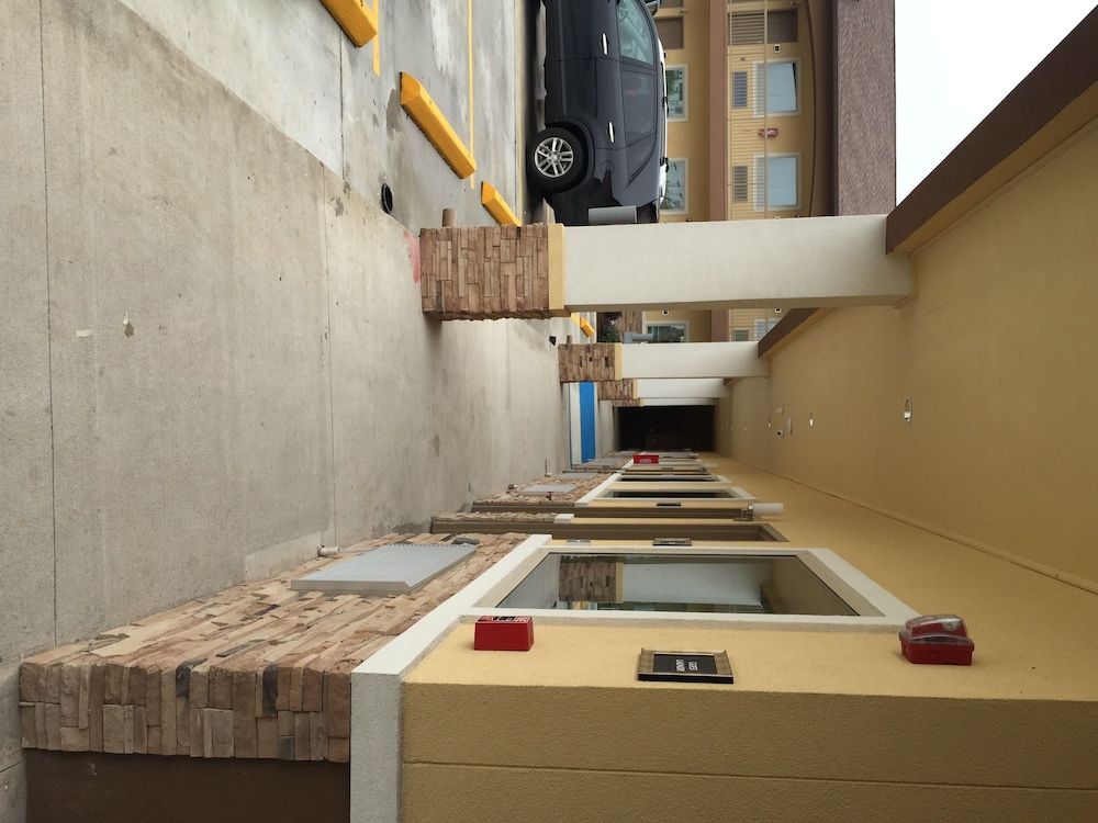 undefined Downtowner Inns 4