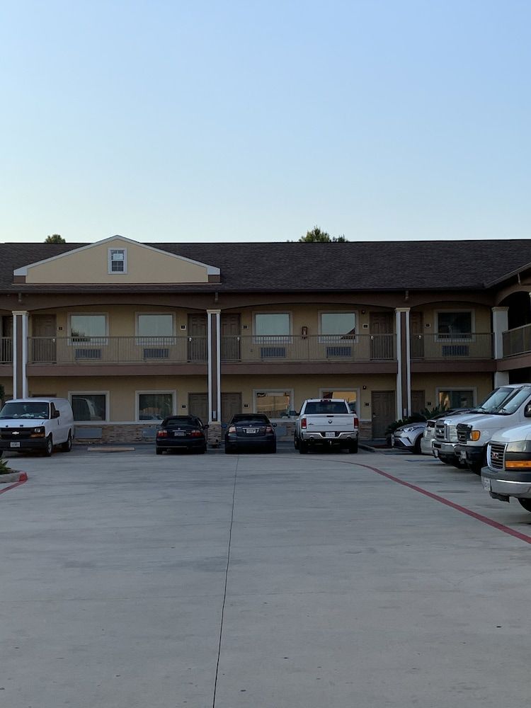 undefined Downtowner Inns 7