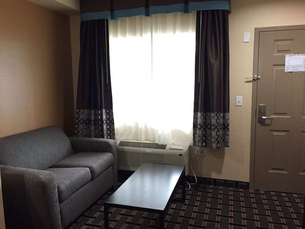 Downtowner Inns Basic Room, 1 King Bed, Smoking 10