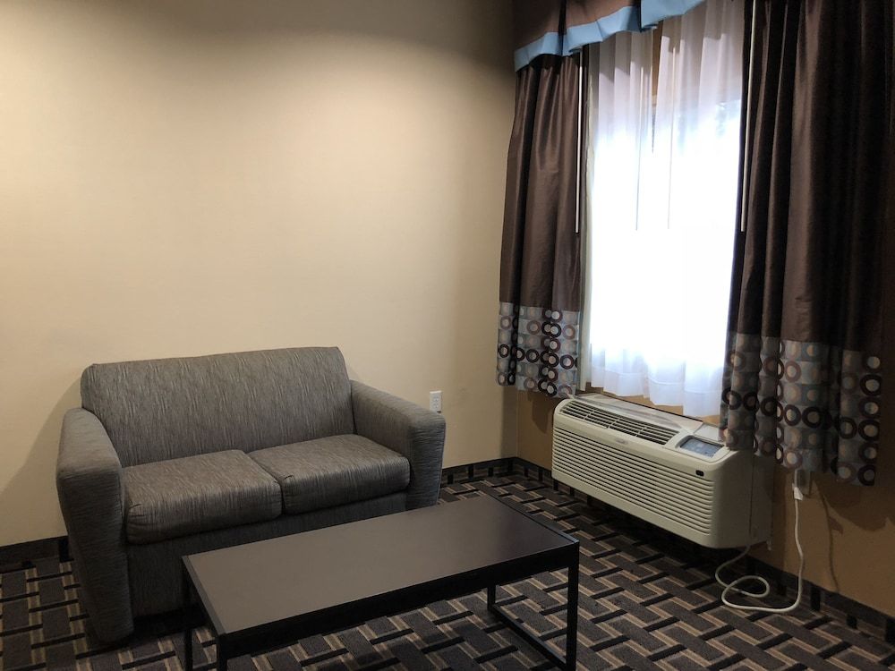 Downtowner Inns Room, 1 King Bed (Jacuzzi) 2
