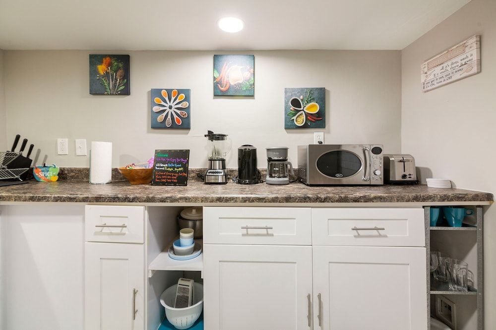 Wonderful Getaway in Houston Comfort Apartment, 2 Bedrooms, Non Smoking, Kitchen 8