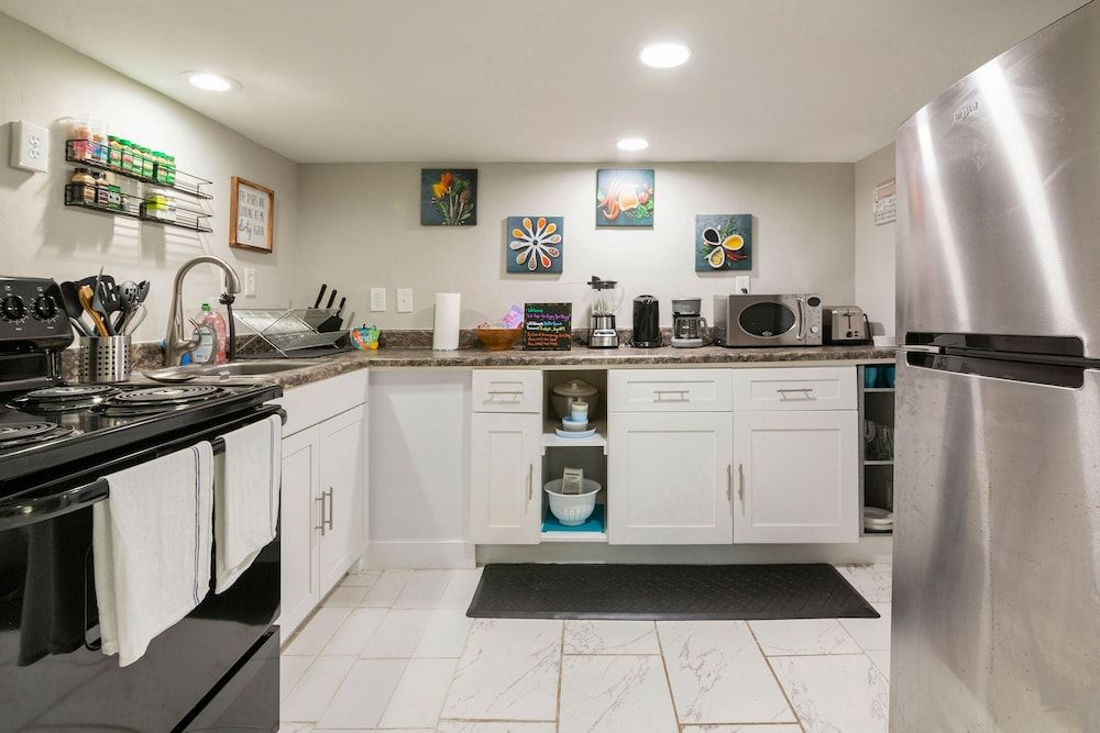 Wonderful Getaway in Houston Comfort Apartment, 2 Bedrooms, Non Smoking, Kitchen 7