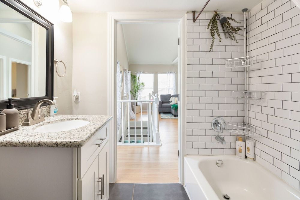 Wonderful Getaway in Houston Comfort Apartment, 2 Bedrooms, Non Smoking, Kitchen 19