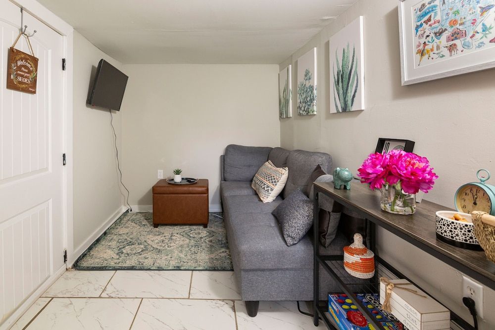 Wonderful Getaway in Houston Comfort Apartment, 2 Bedrooms, Non Smoking, Kitchen 13