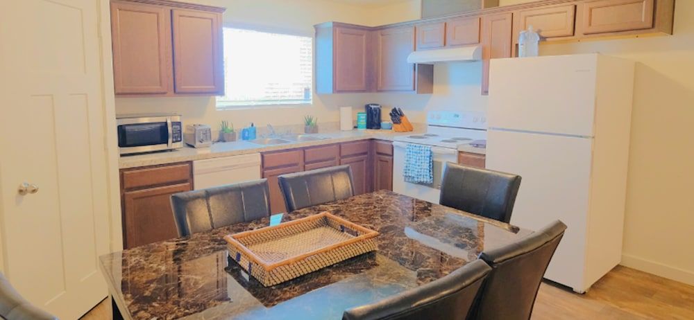 undefined 3Bdrm 2Bath 4Beds - 3 STORY NORTH HOU 9