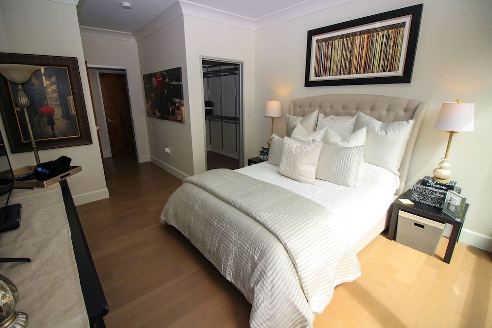 Luxe Life Two Bedroom Suite, Courtyard View 6