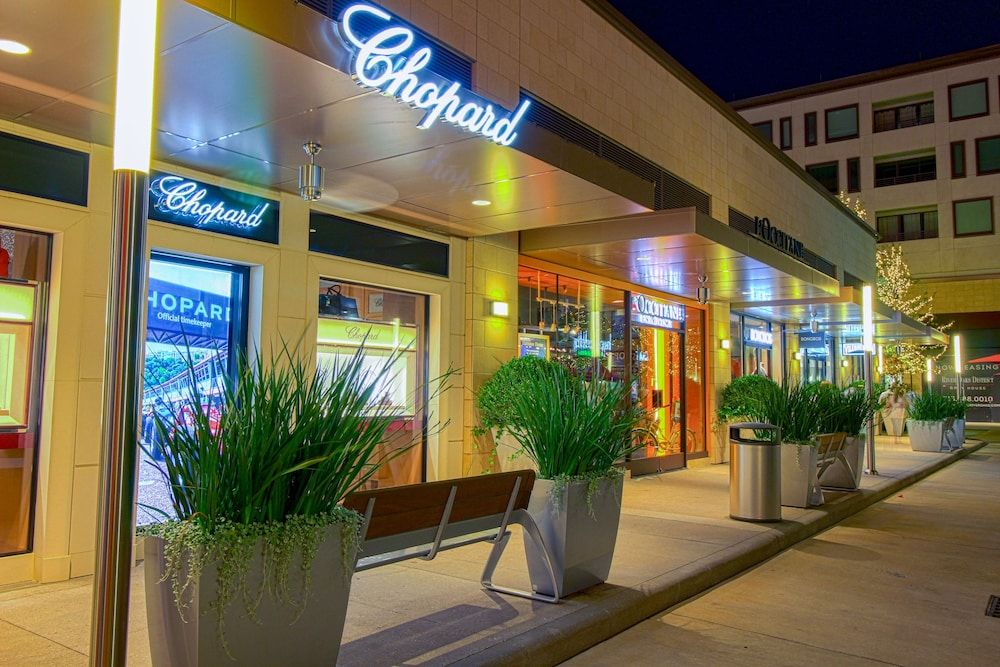 undefined Luxe Life 4