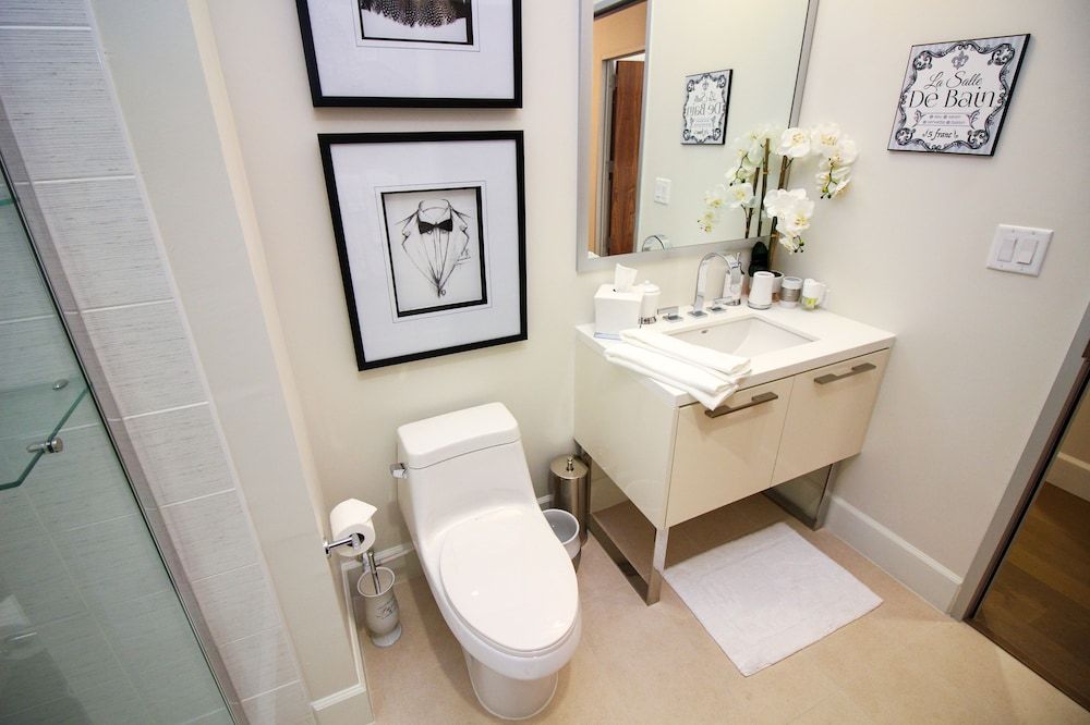 Luxe Life Two Bedroom Suite, Courtyard View 12