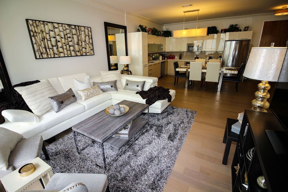 Luxe Life Two Bedroom Suite, Courtyard View 5