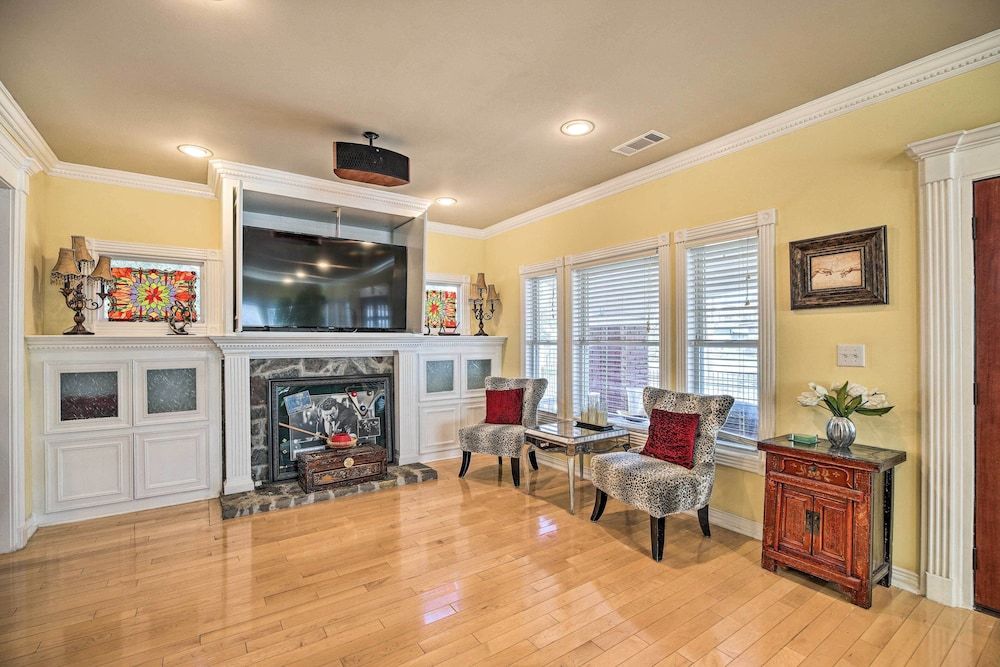 undefined Spacious Midtown Houston Home w/ Deck! 9