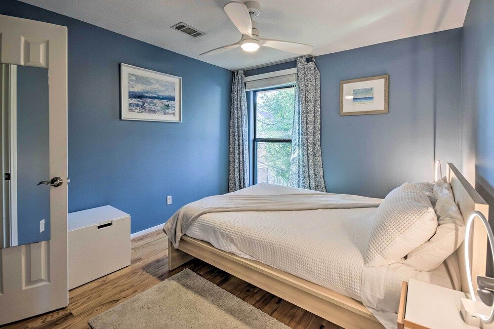 undefined Stunning Houston Home w/ Private Backyard! 4