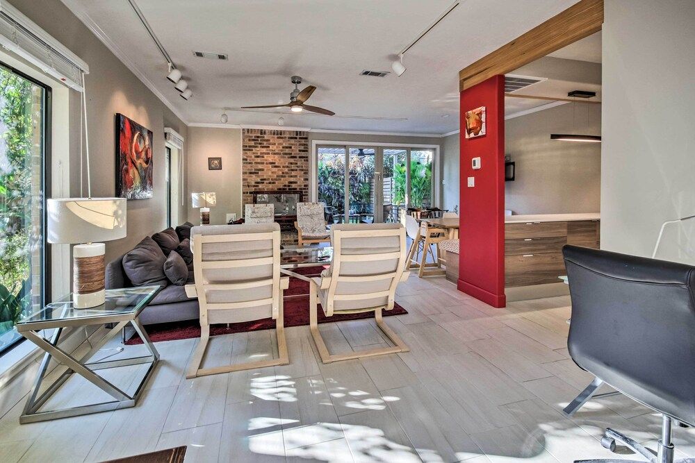 undefined Stunning Houston Home w/ Private Backyard! 8