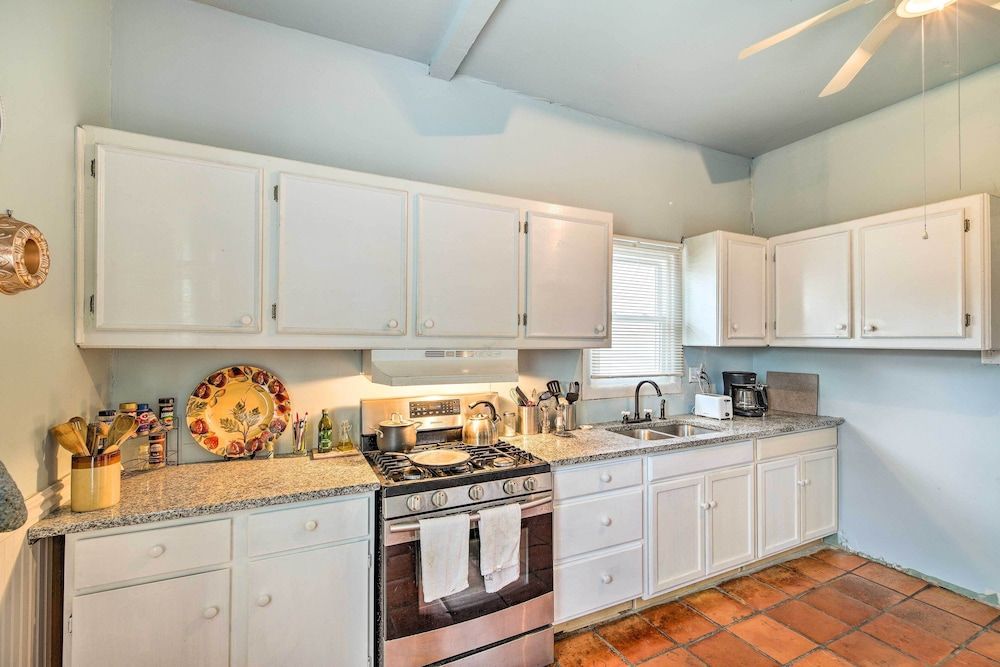 undefined Pet-friendly Home: 3 Mi to Downtown Houston! 3