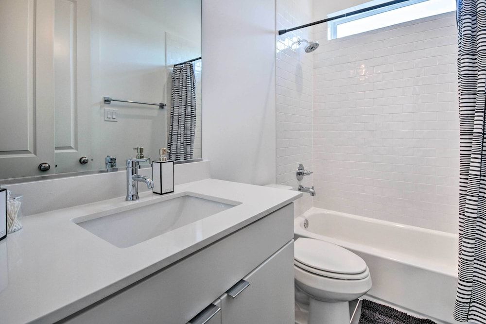 undefined Stylish Home: Balcony < 2 Mi to The Galleria! 8