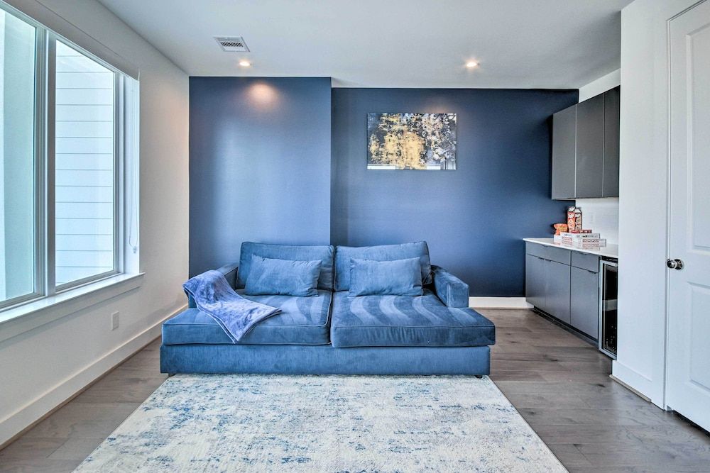 undefined Stylish Home: Balcony < 2 Mi to The Galleria! 10