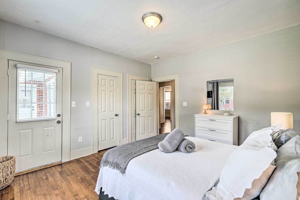 undefined Elegant Houston Retreat < 2 Mi To Downtown! 5