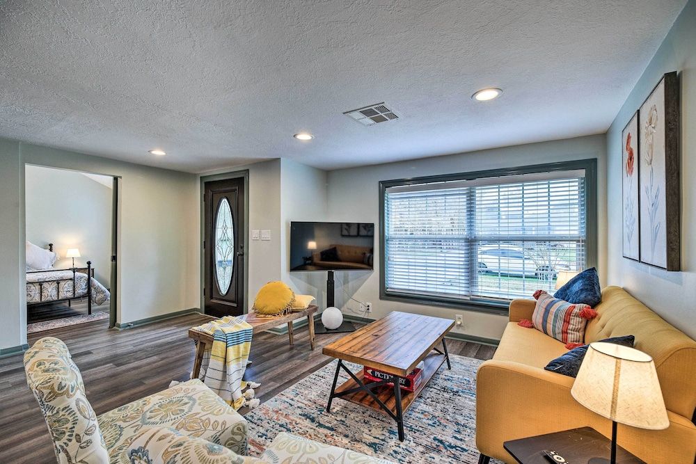 undefined Houston Heights Bungalow - 6 Mi to Downtown! 5