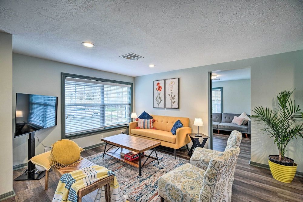 undefined Houston Heights Bungalow - 6 Mi to Downtown!