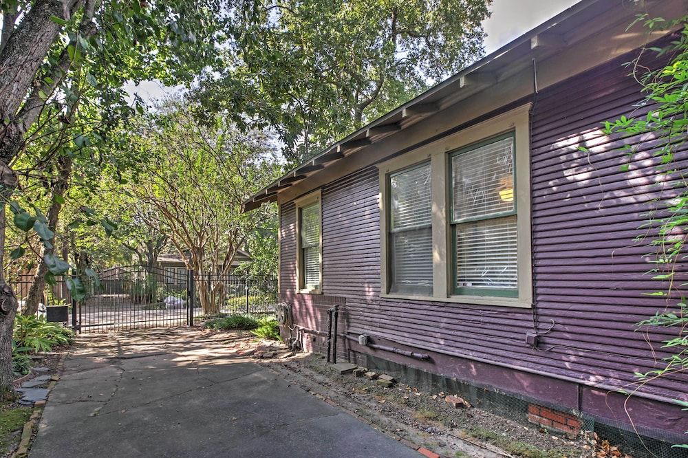 undefined Quaint Houston Hideaway w/ Yard < 3 Mi to Downtown 10
